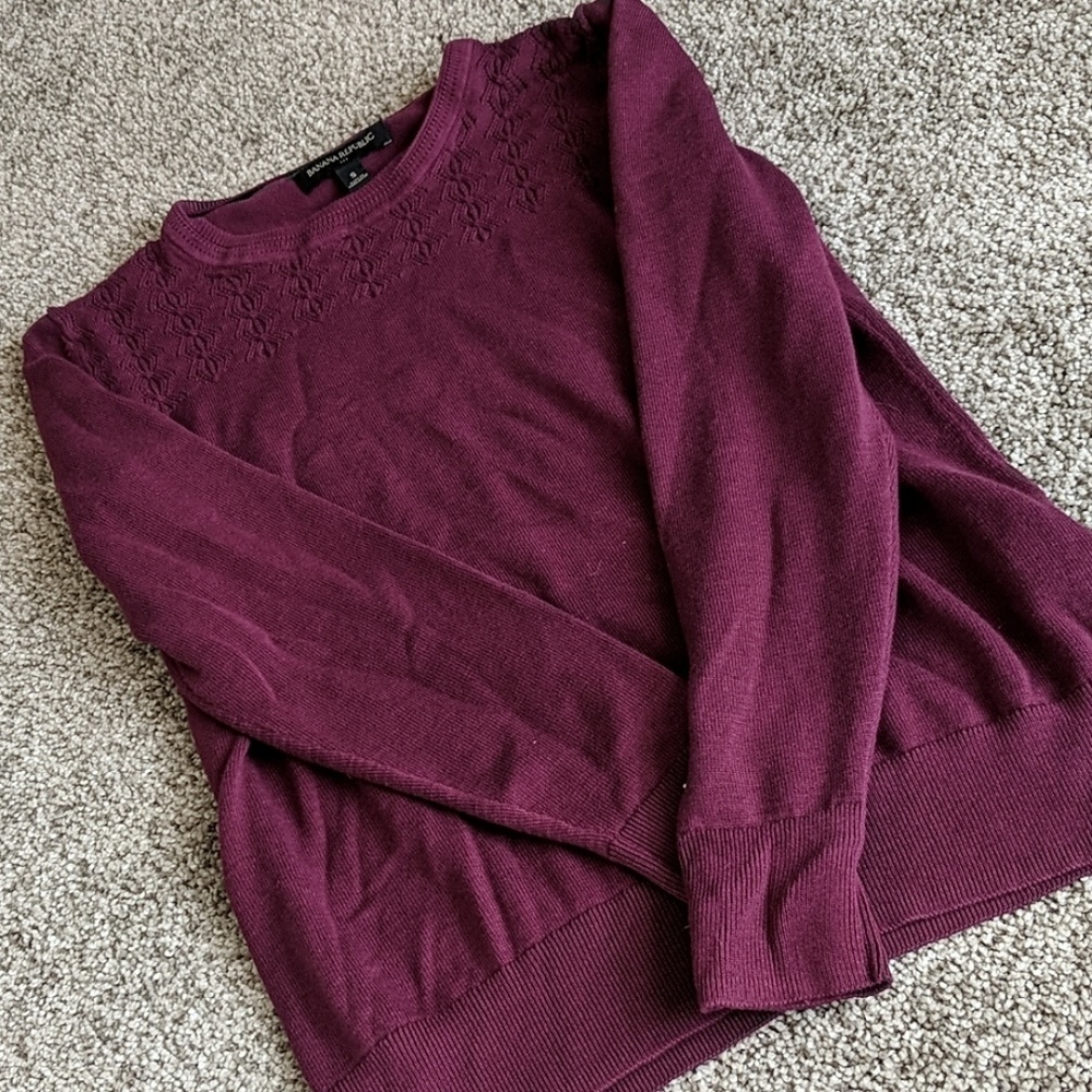 Maroon sweater